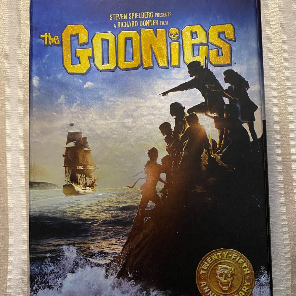 GOONIES 25TH ANNIVERSARY EDITION BOX SET WITH GAME AND MOVIE CD